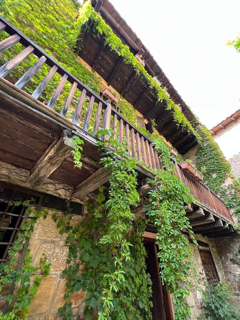 Villa La Casa del Bosque Cabra de Mora Esterno foto